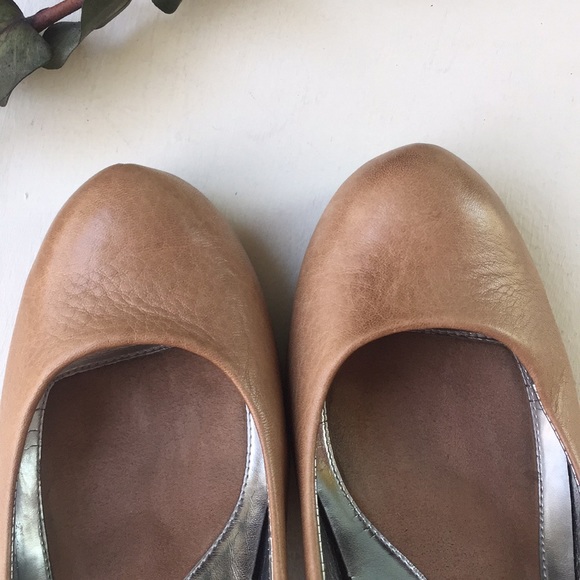 Calvin Klein Leather Fairley Heels size 8.5 - Picture 3 of 8